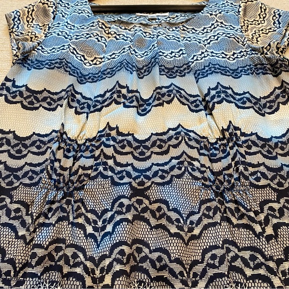 Cabi 100% Silk Tunic Blouse - Picture 11 of 14